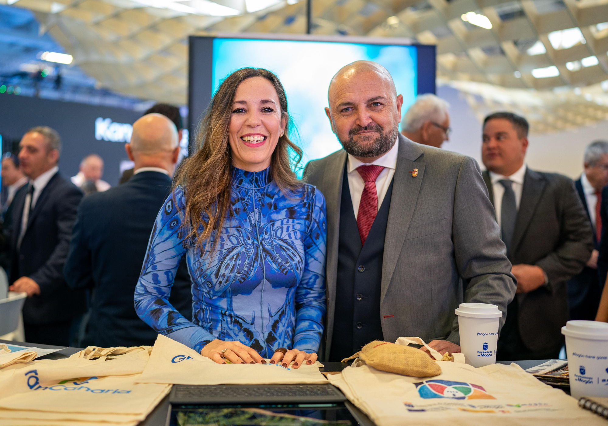 La consejera de Turismo de Canarias, Jessica de León, junto a su homólogo de Gran Canaria, Carlos Álamo.