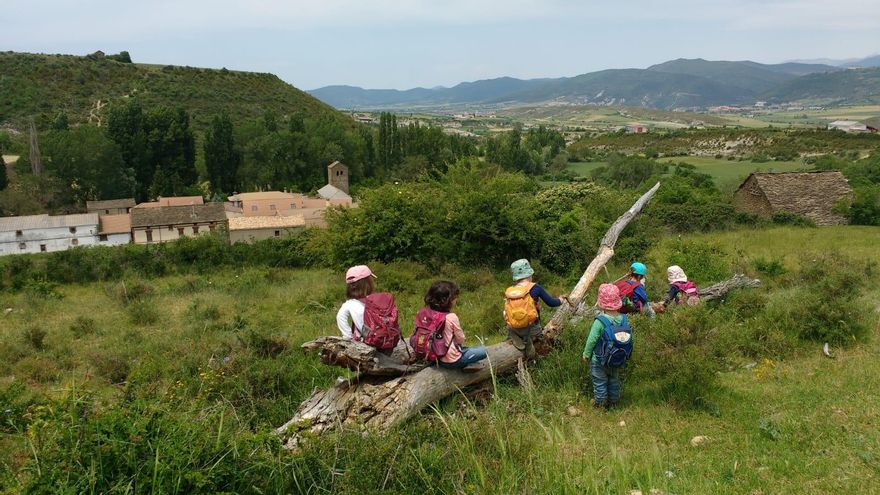 Cuando el aula del cole es un bosque: el singular modelo educativo de la localidad oscense de Ulle