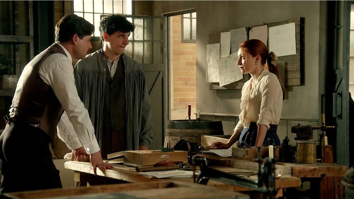 La Promesa' inquieta en su avance semanal por el inesperado retrato de Cruz y anticipa una sorprendente llegada