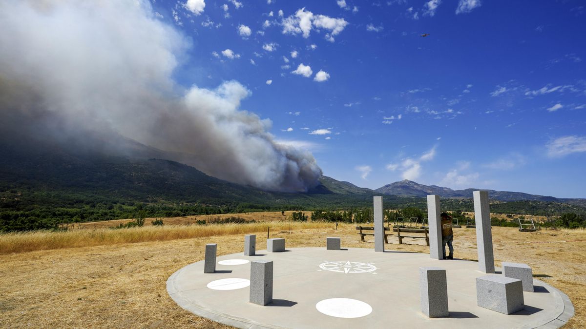 Castilla y León amanece con nueve fuegos activos y más de 1.500 evacuados entre Ávila y León