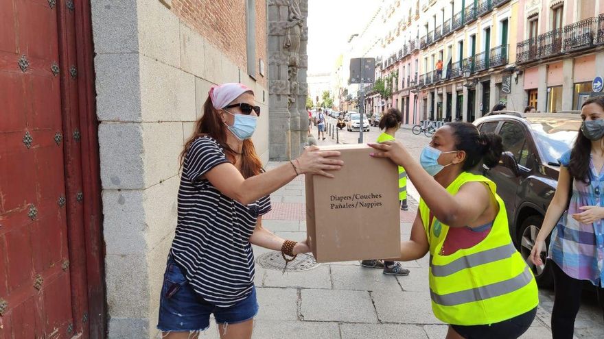 Indignación por el cierre de la despensa solidaria de Malasaña: "El hambre no es una prioridad para Almeida"