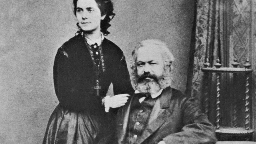 Jenny junto a su pareja, Carlos.