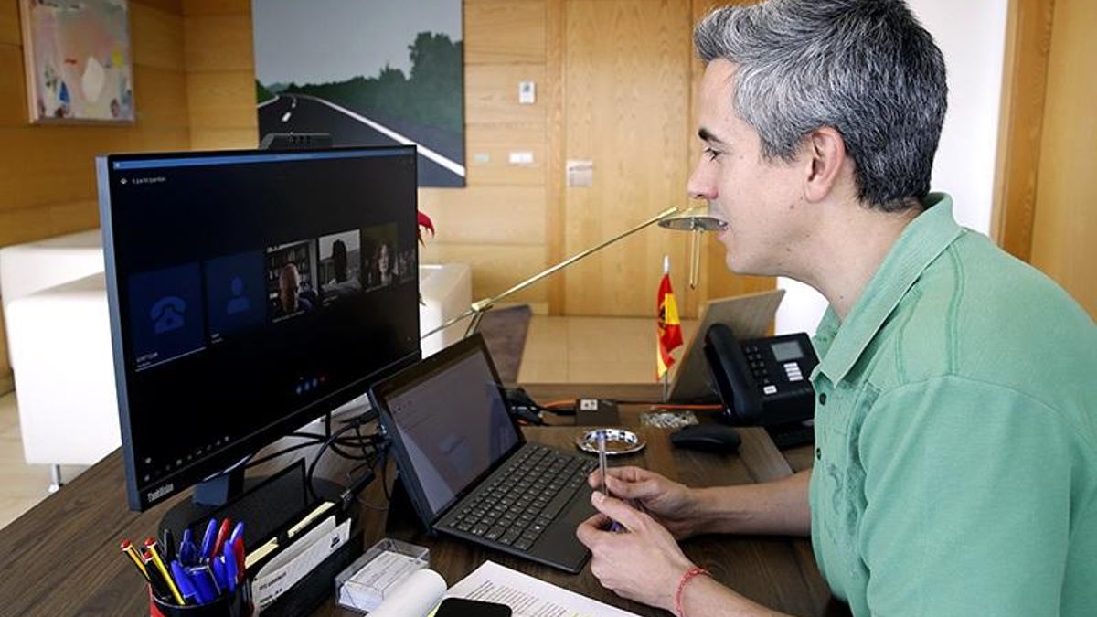 Zuloaga cree que la investigación será "clave" para la recuperación de Cantabria tras la pandemia