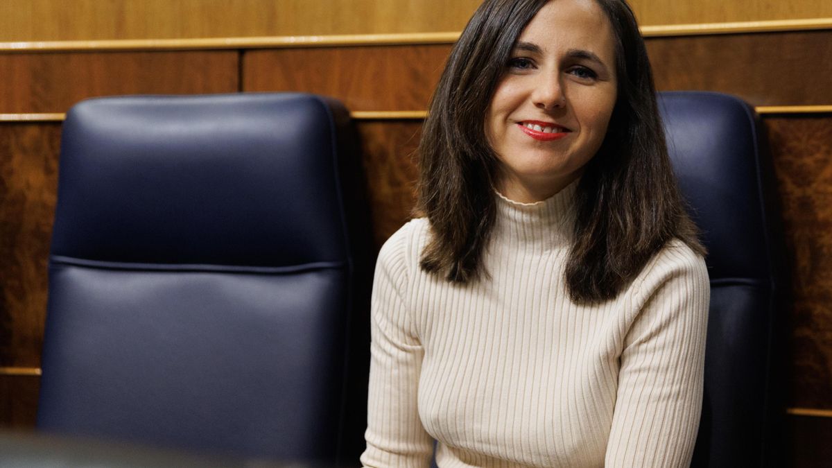 La ministra de Derechos Sociales y Agenda 2023, Ione Belarra, durante una sesión plenaria, a 9 de febrero de 2023, en Madrid (España).