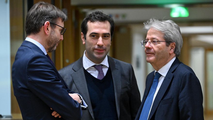 Pago parcial o más plazo: el Gobierno negocia con Bruselas el cuarto desembolso de los fondos europeos tras fracasar el subsidio del paro