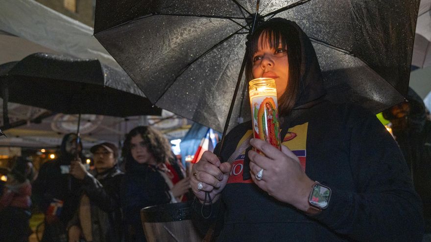 Diáspora dominicana en Nueva York recuerda a victimas de Jet Set entre oraciones y llanto