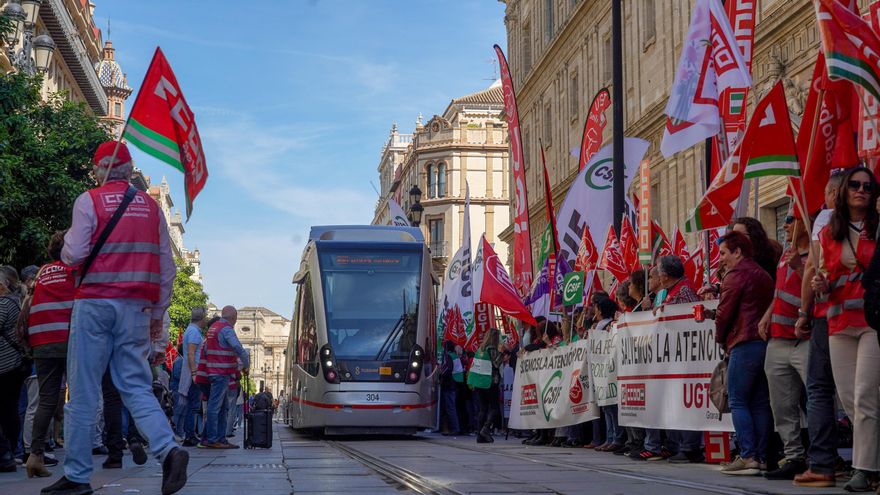 Las rectificaciones sobre la marcha del Gobierno andaluz no apagan las protestas en contra de la "privatización" sanitaria