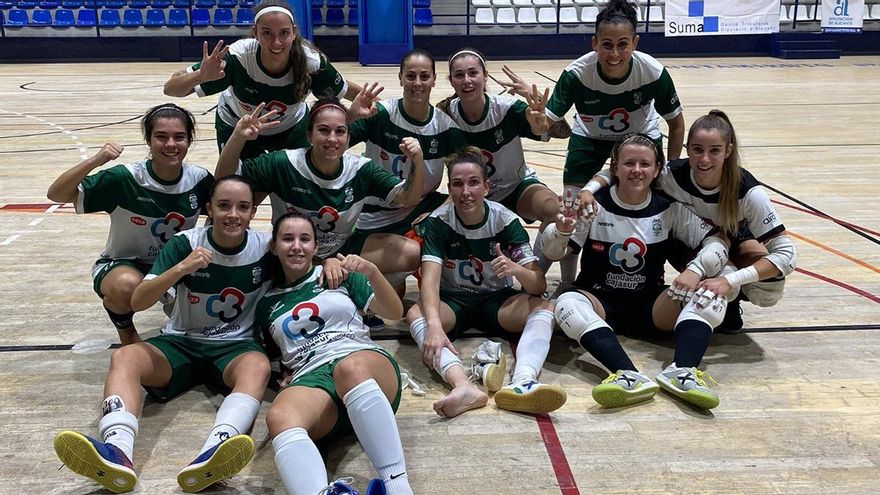 Las jugadoras del Deportivo Córdoba celebran su victoria en Alicante