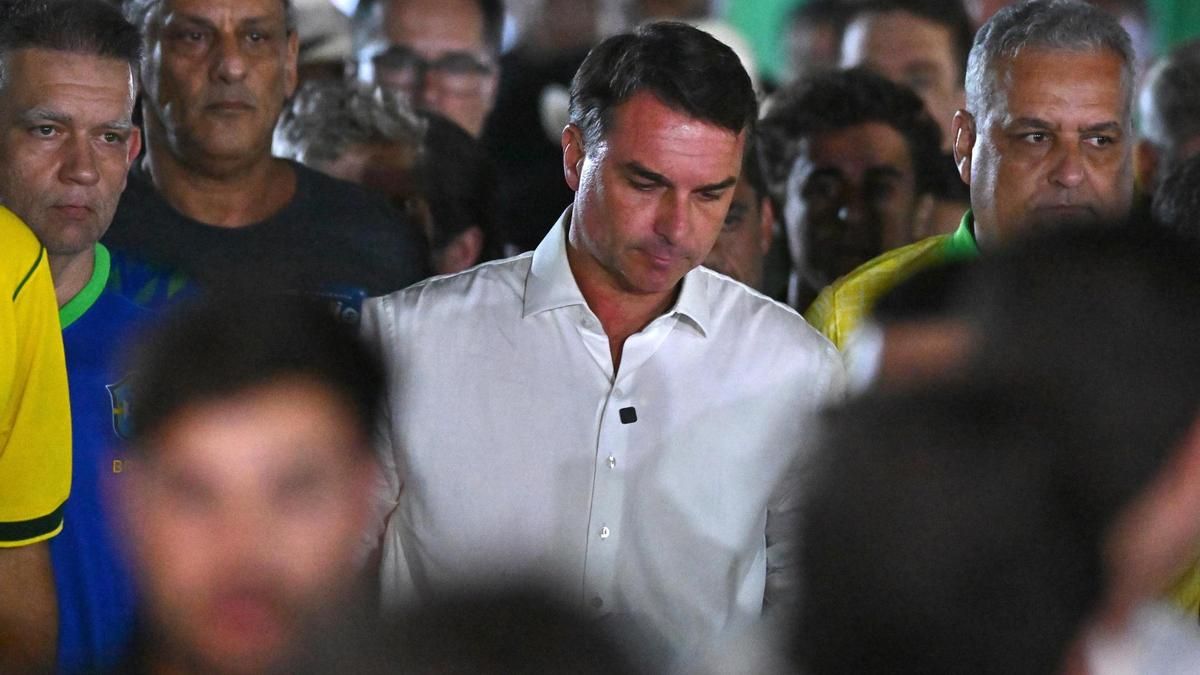 La ultraderecha reacciona a la derrota de Bolsonaro entre la agitación del fraude y elocuentes silencios de sus líderes