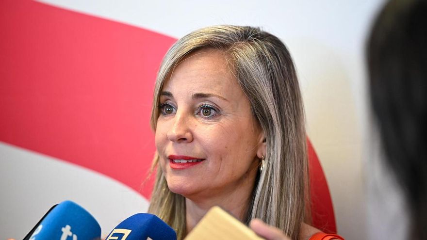 La portavoz de Sumar en el Congreso, Verónica Martínez Barbero, atiende a los medios en una imagen del pasado mes de julio.