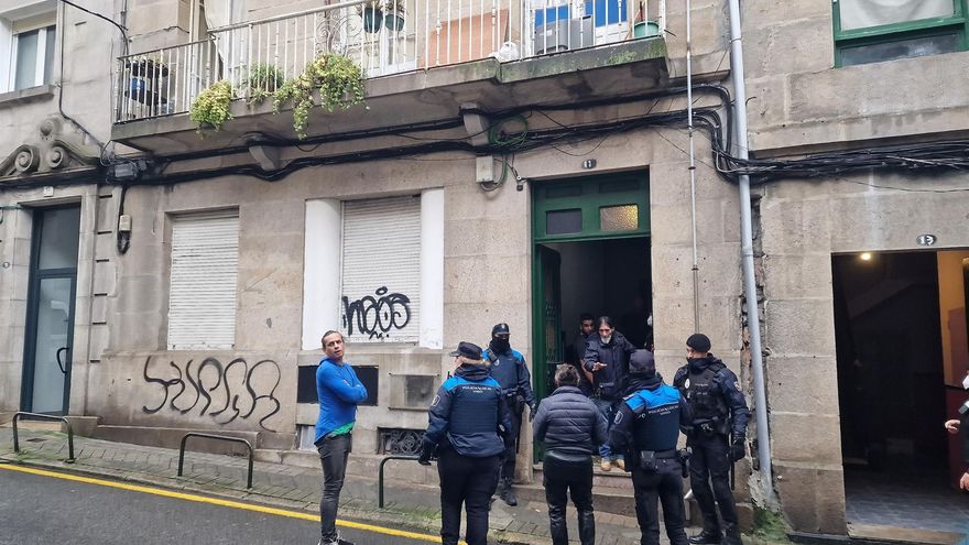 El desalojo de un piso trampa en Vigo descubre un hombre muerto que llevaba días enfermo sin atención médica