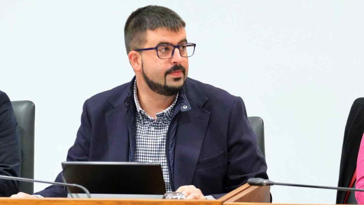 Perdomo urge al Cabildo a sacar  las ayudas al alquiler de los estudiantes