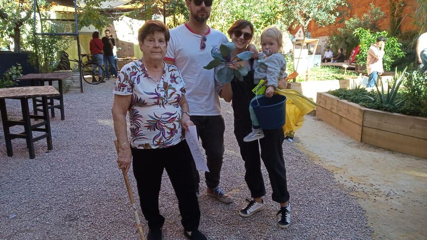 Plantación del brócoli de Huertolab en otros 'espacios verdes' de Santa Eulalia