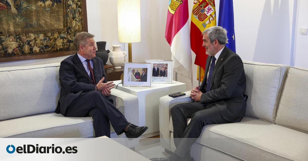 El presidente de Castilla-La Mancha garantiza ante Clavijo que acogerá a los menores migrantes, pese al recurso de inconstitucionalidad
