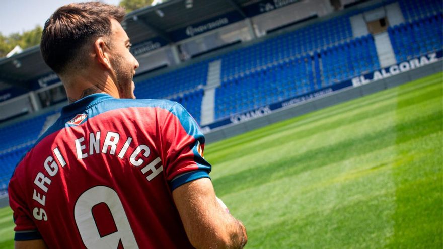 Mercado de LaLiga Hypermotion: el tiempo apremia a falta de una semana