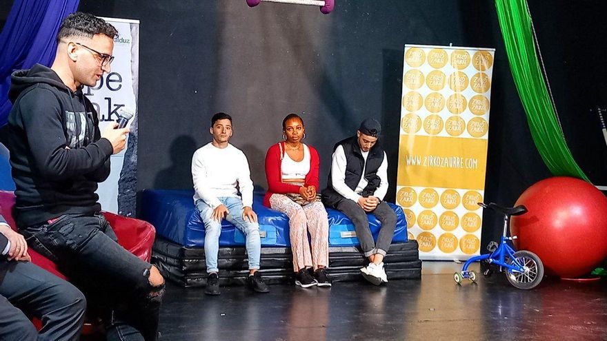 De "hacer los deberes debajo de un puente" a lograr un trabajo: 450 jóvenes migrantes se integran en Euskadi