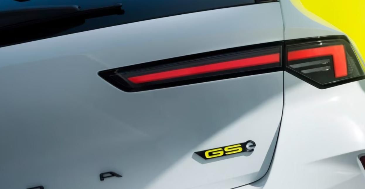Opel mantiene la apuesta por las siglas deportivas GSe.