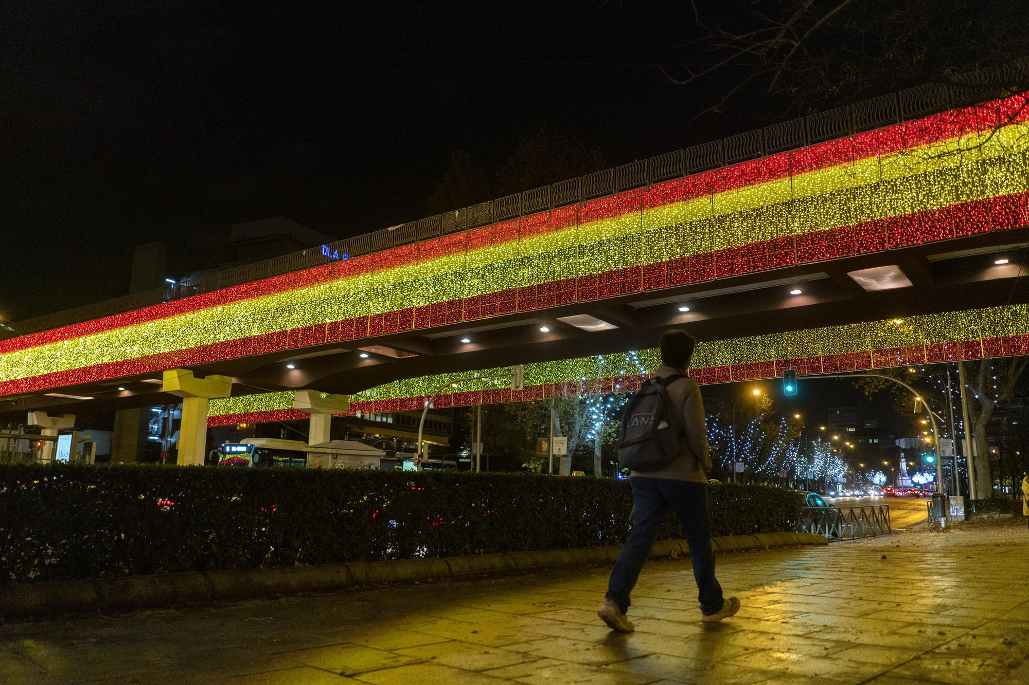 Luces de la bandera de España en Colón, Madrid