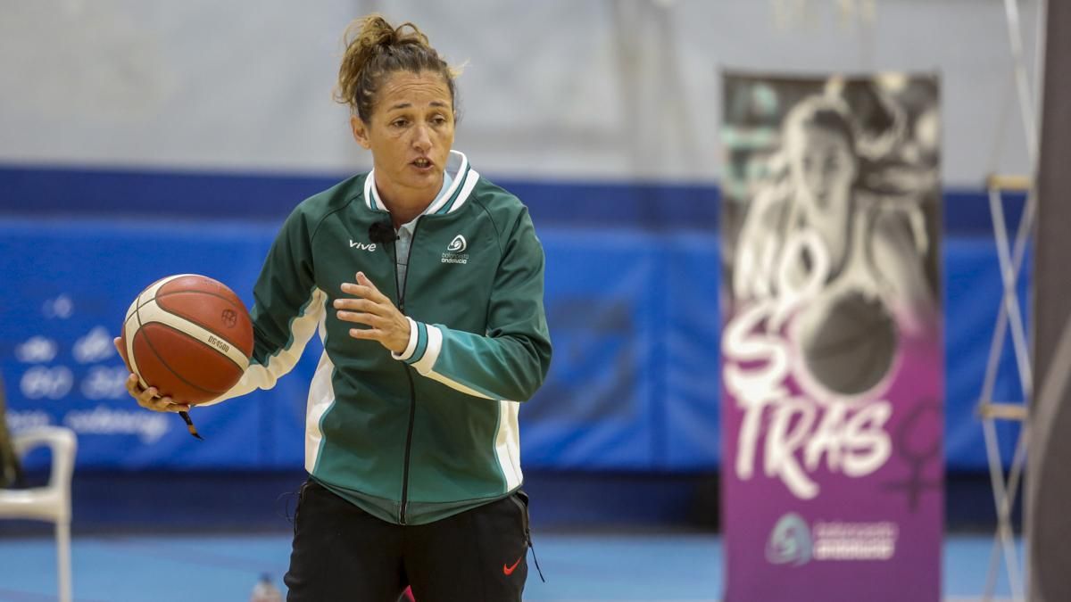 Jornada FAB Experience “Nosotras” sobre baloncesto femenino