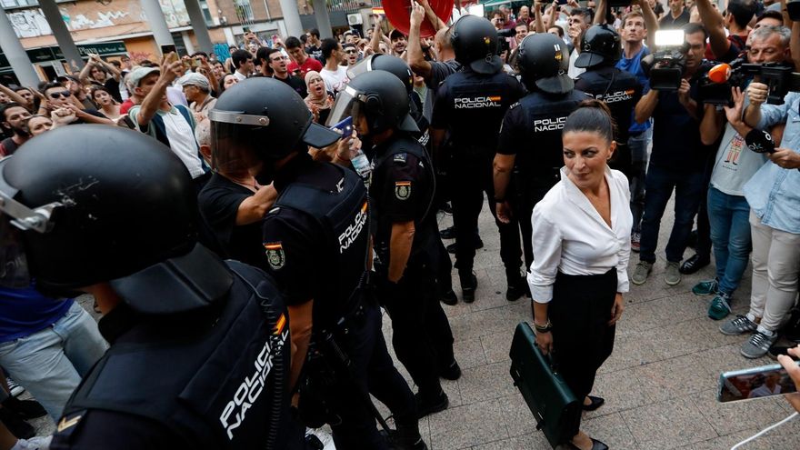 Macarena Olona a su llegada a la Universidad de Murcia