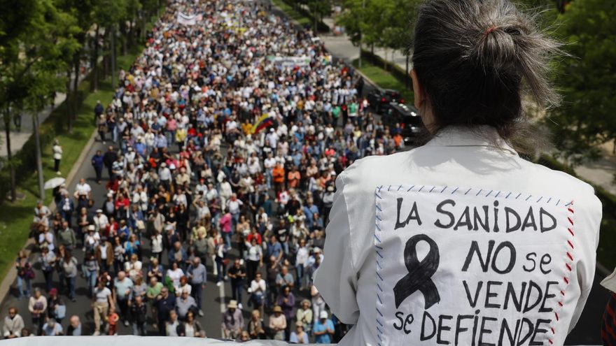 Miles de personas toman las calles de Madrid en una nueva protesta por la sanidad pública