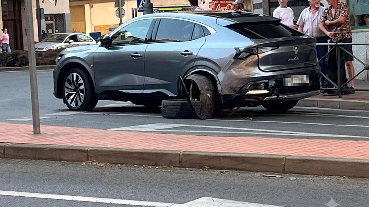 Aparatoso accidente en la calle Murrieta de Logroño