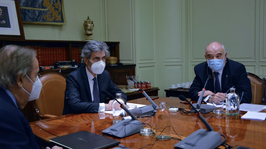El presidente del Tribunal Supremo y del CGPJ, Carlos Lesme, preside un pleno  de la institución.
