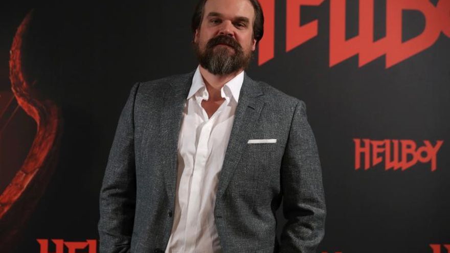 David Harbour desaparece en el nuevo "Hellboy", más oscuro y violento
