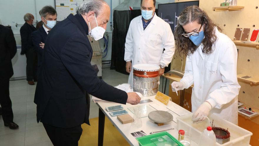 El consejero de Industria e Innovación y presidente de Sodercan, Javier López Marcano, en el CTC.