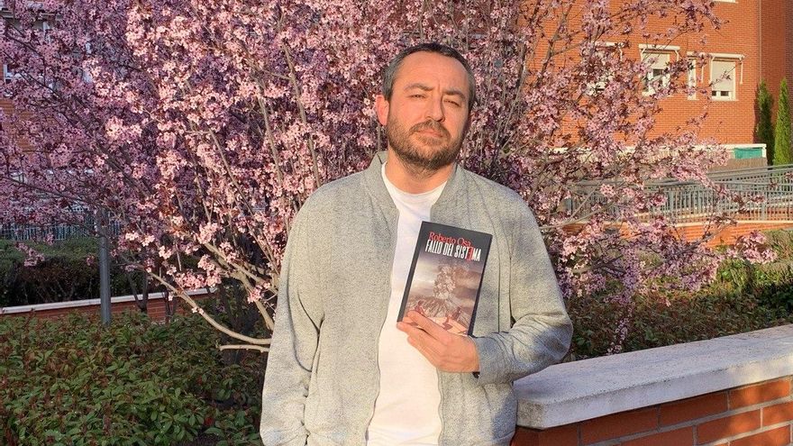 El escritor Roberto Osa sobre las secuelas de la Covid: “El boli se me caía de la mano y eso me asustó mucho”