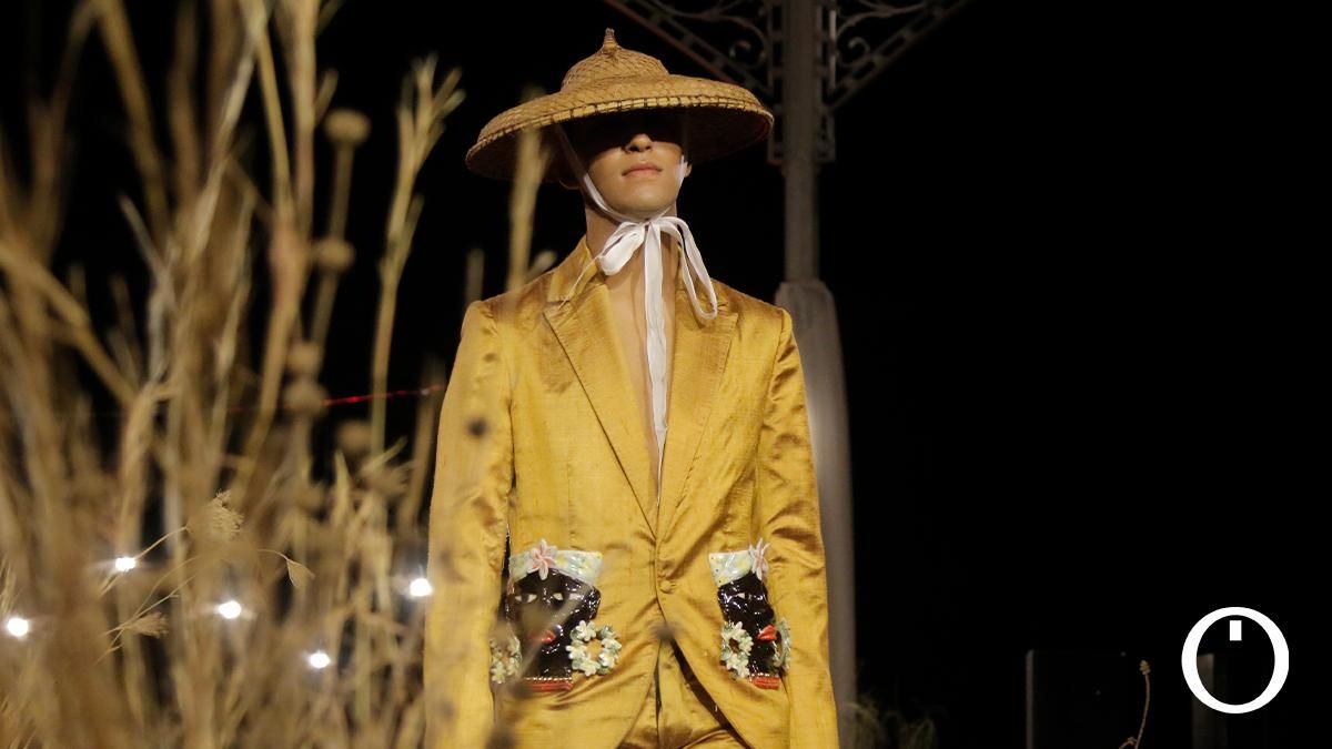 Desfile de la nueva colección de Hugo Clavelina