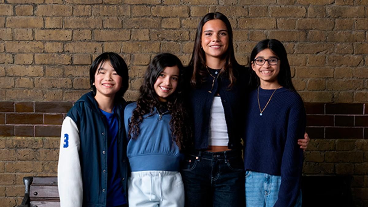 Aaron Zhao, Eve Walls, Scarlett Archer y Anjula Murali