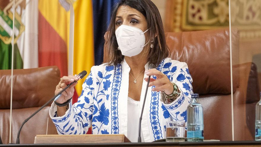 La presidenta del Parlamento andaluz, Marta Bosquet, durante la sesión plenaria del miércoles.