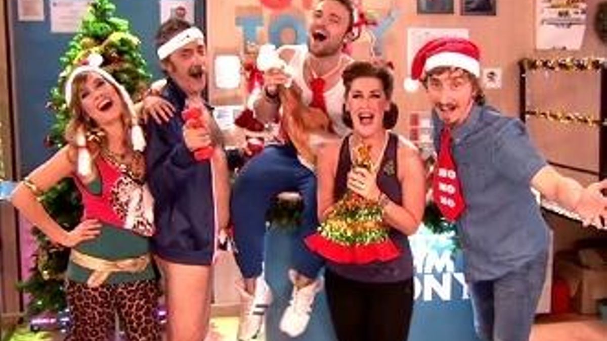 'Gym Tony' no cierra por Navidad y se ejercita al ritmo de villancicos