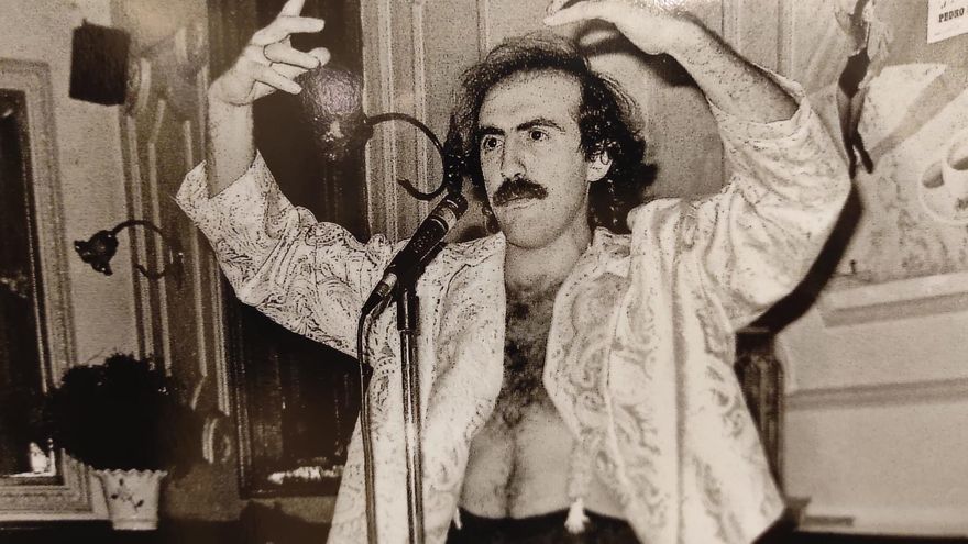 Actuación de Pedro Reyes, en abril de 1989