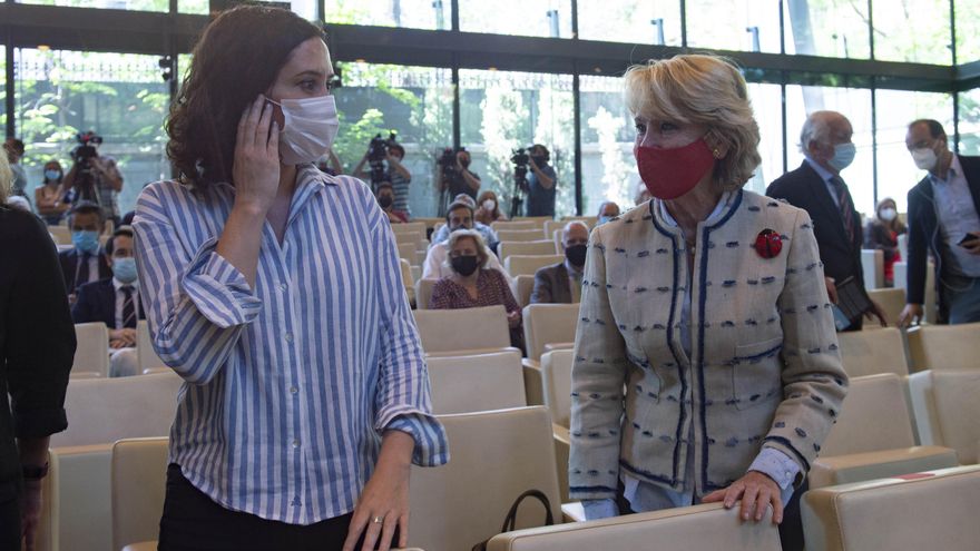 La presidenta de la Comunidad de Madrid, Isabel Díaz Ayuso, y la expresidenta Esperanza Aguirre.