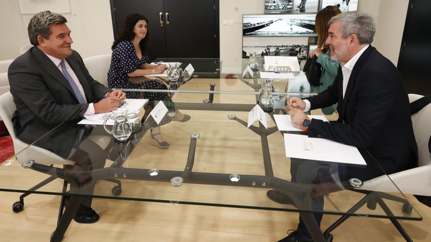 Escrivá estudia crear y adaptar espacios para acoger migrantes ante el repunte en Canarias