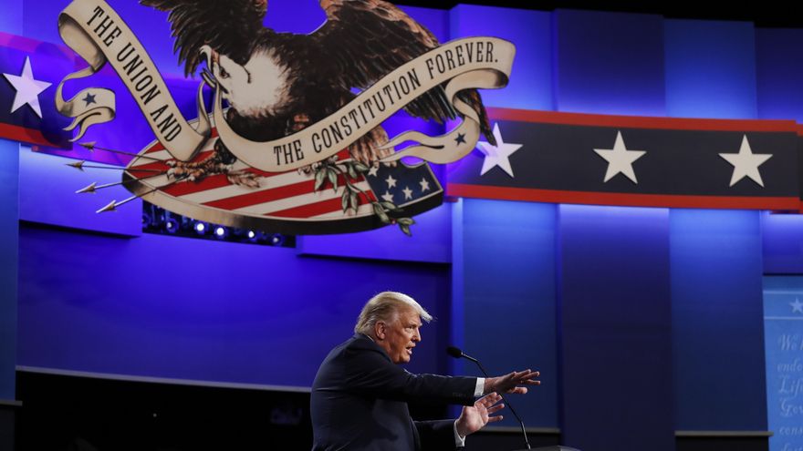 El presidente de EE.UU., Donald J. Trump., durante el debate presidencial en Nashville (EE.UU.). EFE/EPA/SHAWN THEW