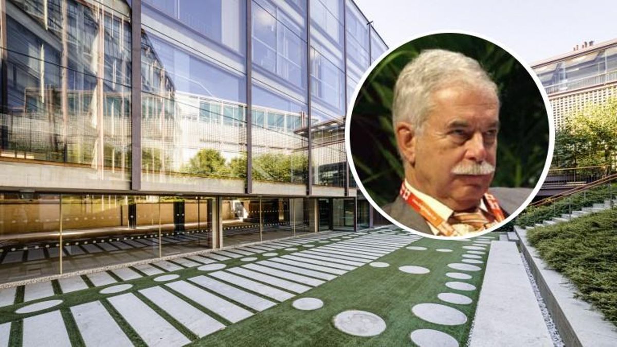 Jardines del COAM, junto a una imagen de archivo de Enrique Porto