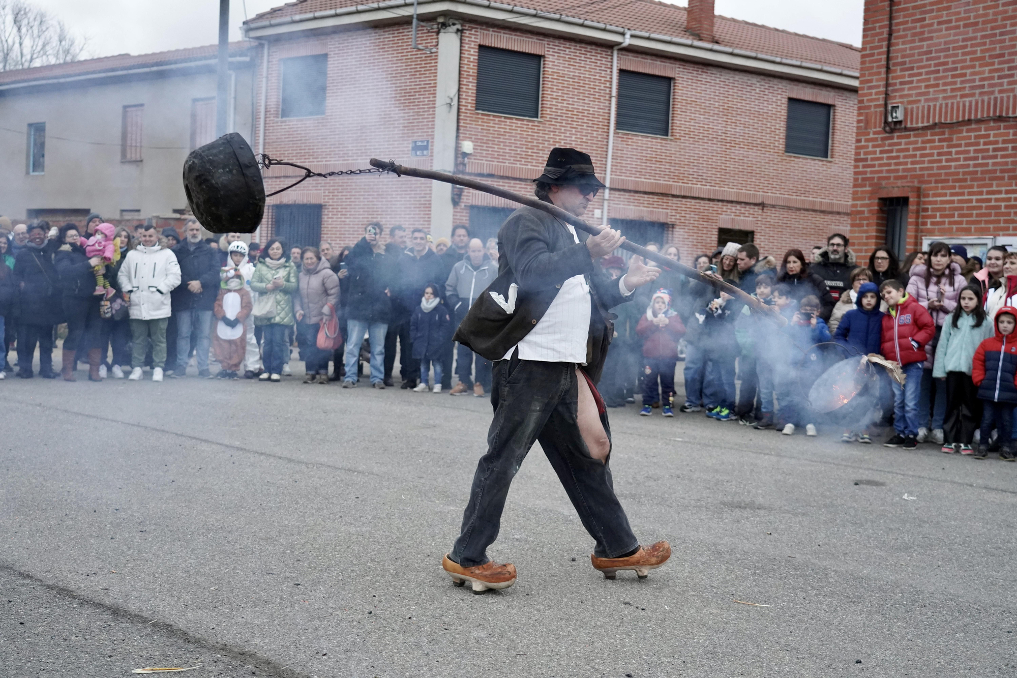 Toros y guirrios del antruejo en Velilla de la Reina