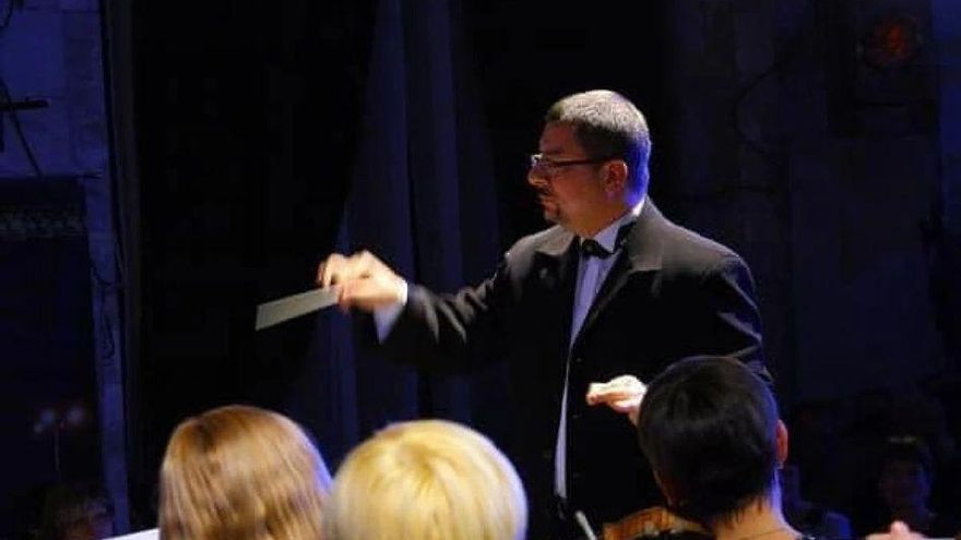 Director de Orquesta Filarmónica de Jersón.