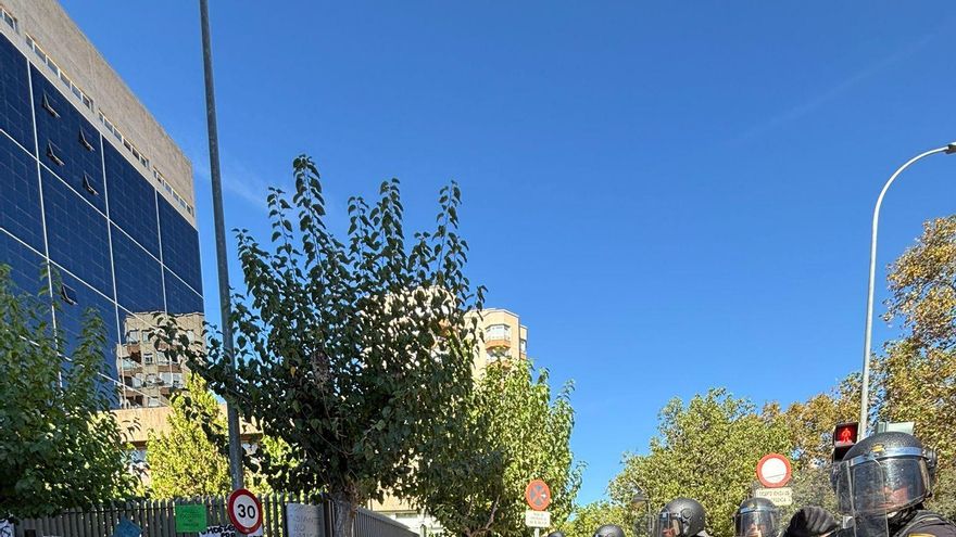 Estudiantes denuncian agresiones de la Policía en una protesta por la EBAU en Murcia: “Me llamó hijo de puta y me pidió el DNI”