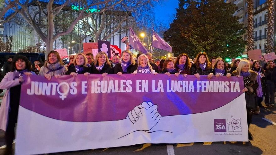 La pancarta de las Juventudes Socialistas de Aragón (en Zaragoza)