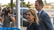 La infanta Cristina y su marido, Iñaki Urdangarin, a su llegada a la sede de la Escuela Balear de la Administración Pública en el juicio del caso Nóos.