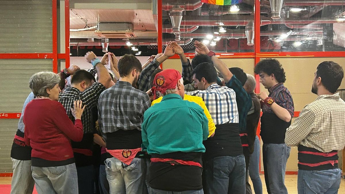 En la Colla Castellera de Madrid hay personas de todas las edades y procedencias