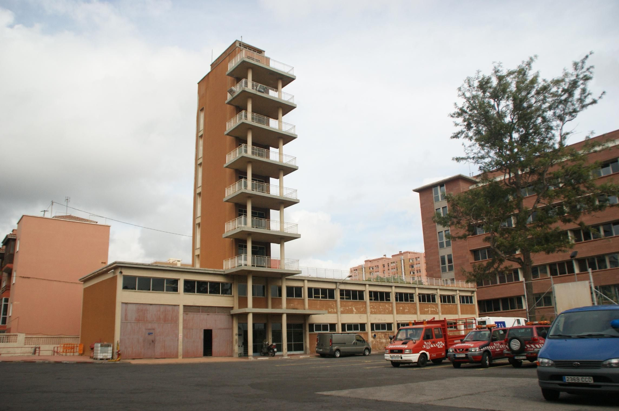 Patio interior del parque de bomberos de Santa Cruz