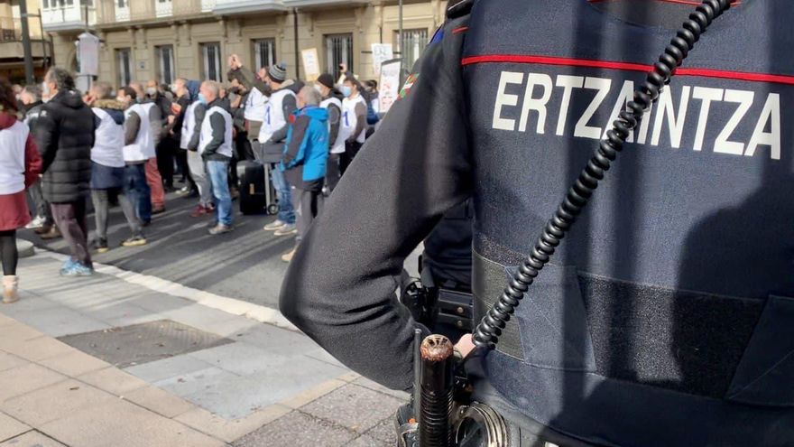 El Gobierno vasco estudia sustituir a la Ertzaintza por agentes de seguridad privada en el Parlamento