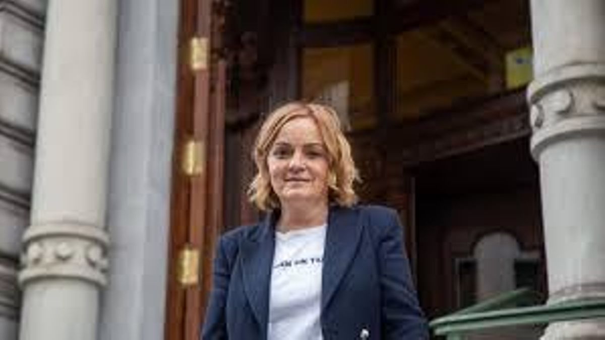 Expulsan a Tomé de una comisión del parlamento asturiano después de que Vox la llamase sinvergüenza