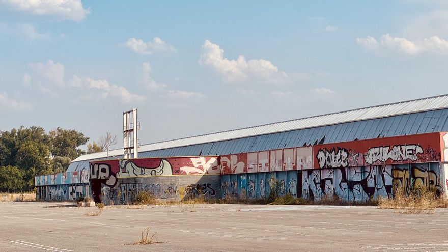 Aspecto actual del antiguo Eroski de Vitoria, abandonado desde hace dos décadas