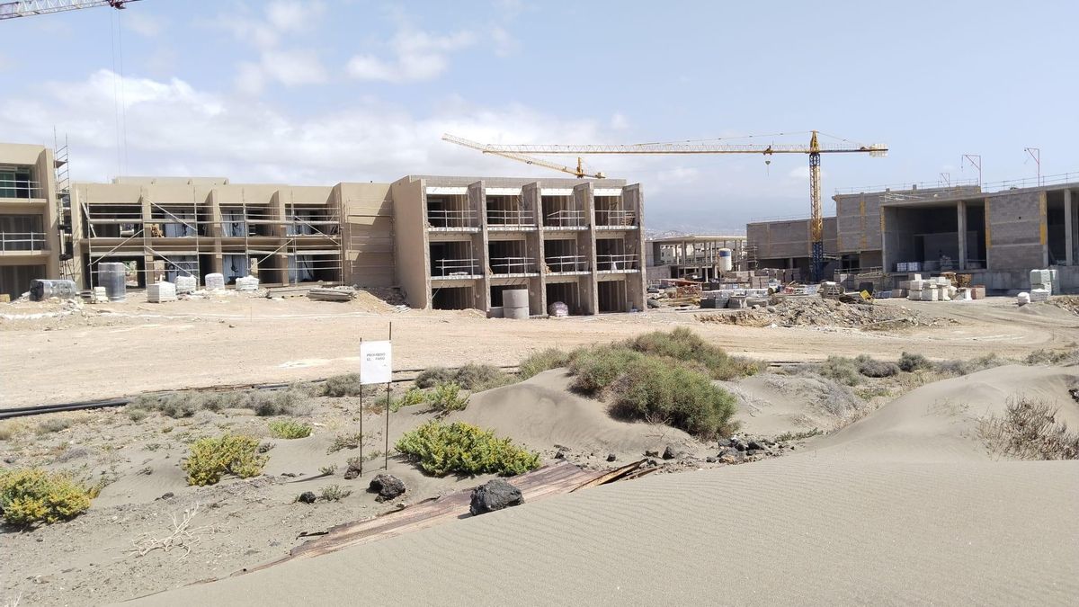 Salvar La Tejita pide al Ayuntamiento que aclare si ha modificado la licencia del polémico hotel en Granadilla de Abona